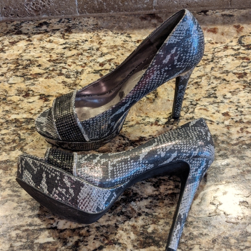 Jessica Simpson Silver Python Print Heels 8.5 - image 2